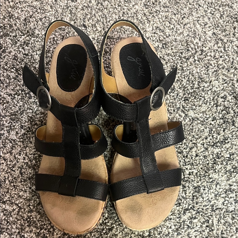 GNW Black Leather Sandals - Picture 2 of 4
